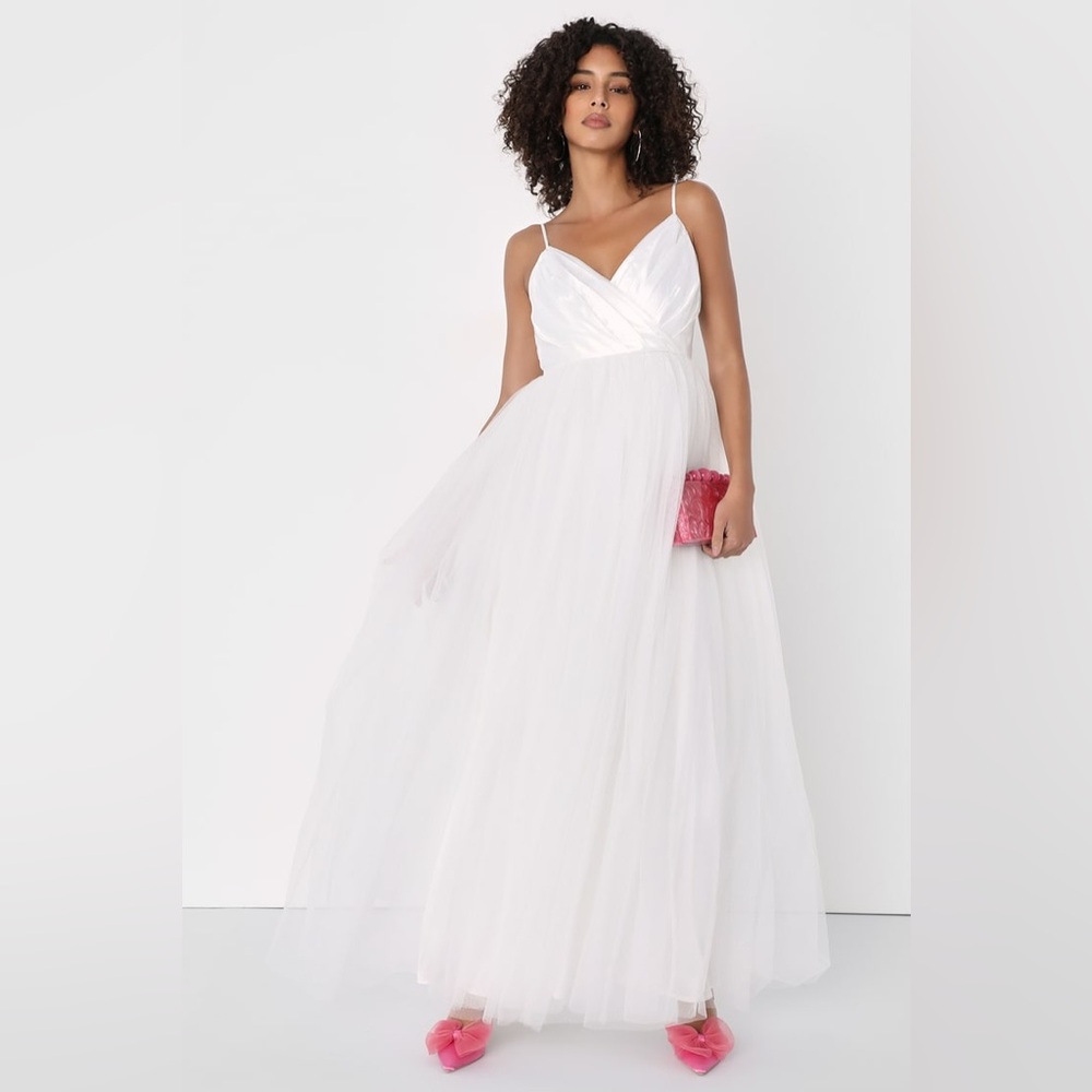 NWT Lulu's Spellbinding Beauty White Glitter Sleeveless Tulle Gown